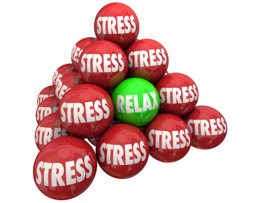 stress vs. relaxed balls in a pyramid